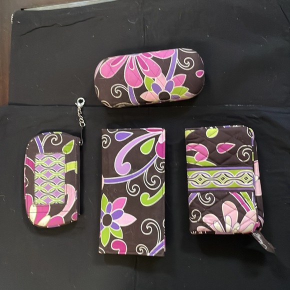 Vera Bradley + 4 Matching Pcs - Picture 2 of 9